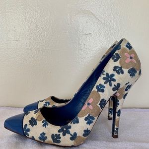 Tory Burch Blue Floral Printed Pumps